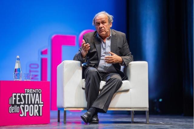 1760149667228060220.jpg 1760149266292.jpg