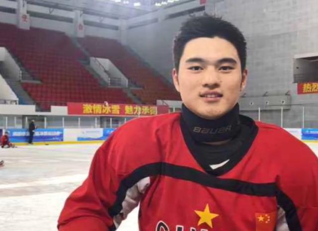 cf直播-郭雨洁汪之栋担任开幕式旗手 两位00后实至名归